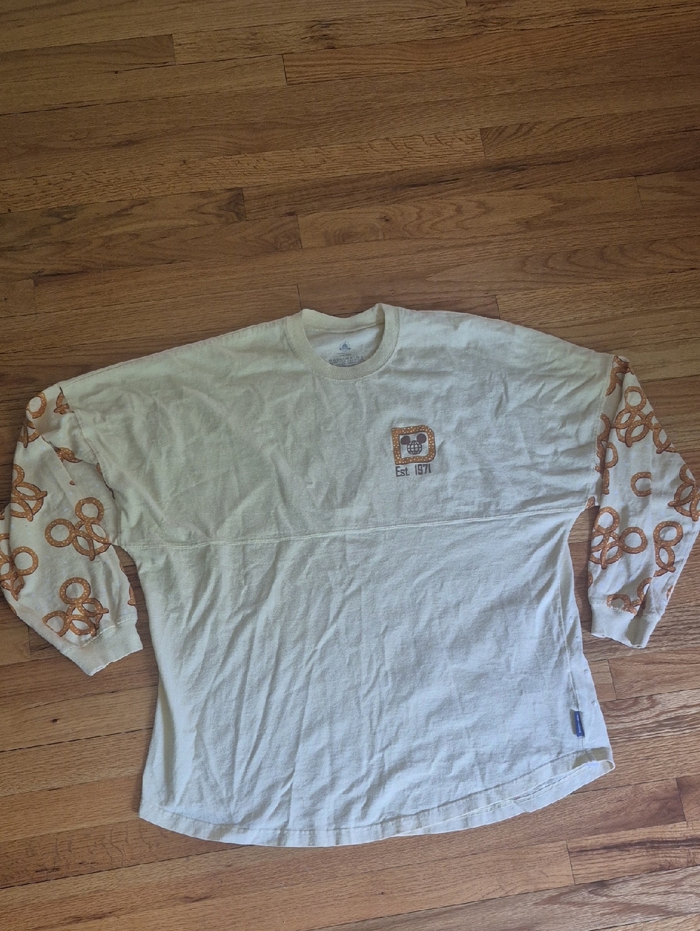 Walt Disney World Spirit Jersey Mickey Pretzels Size XL - Picture 2 of 5